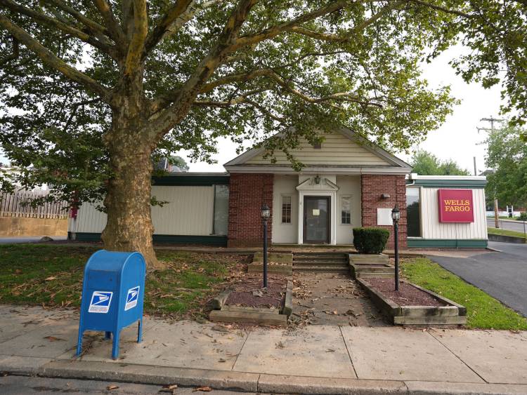 394 W Berwick St Easton Retail Bank for Lease