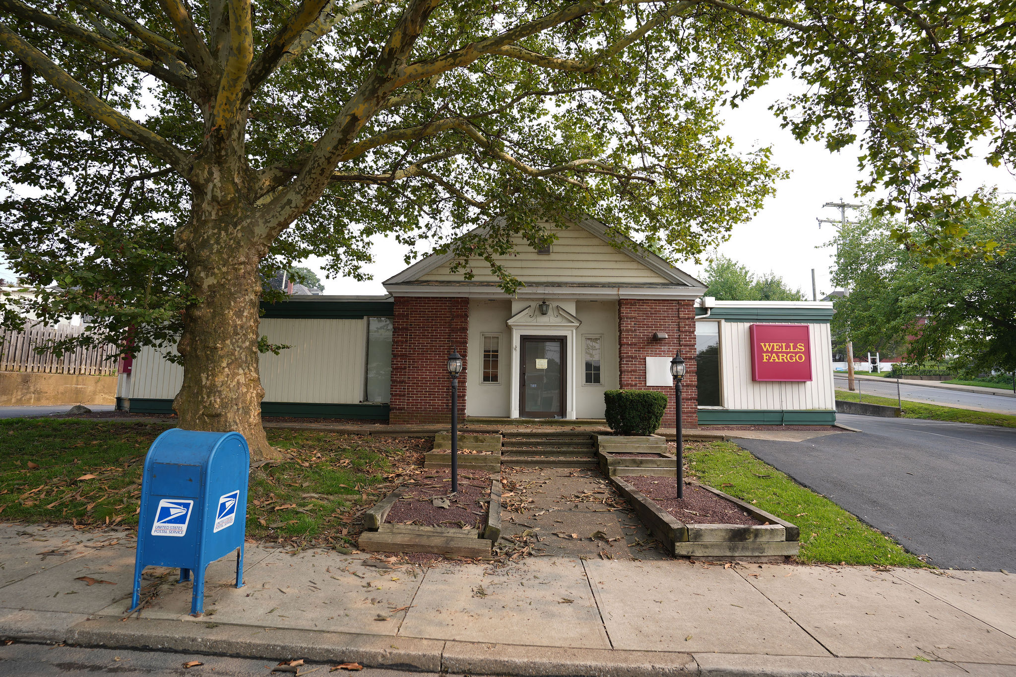 394 W Berwirk St Easton retail bank building for sale