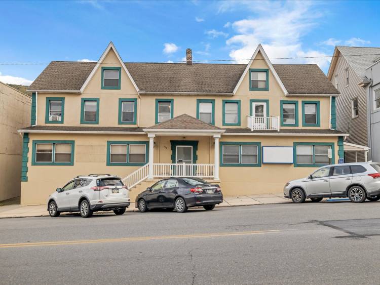 218 Delaware Ave Palmerton office mixed use building for sale