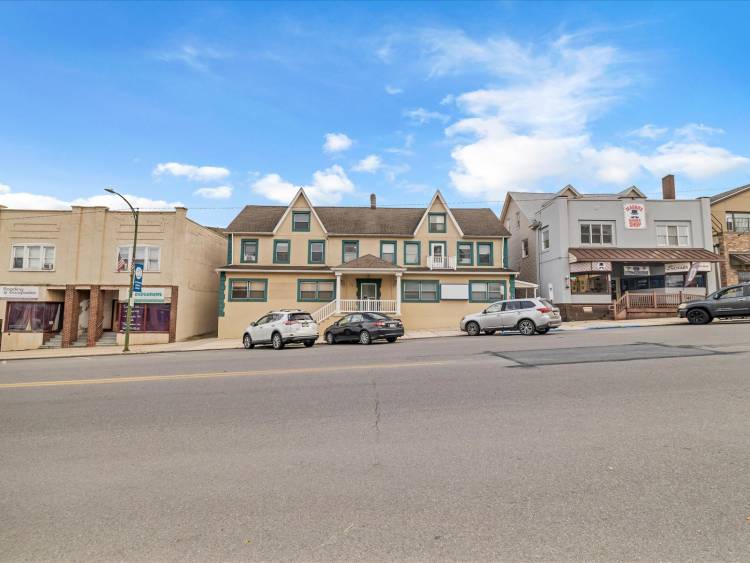 218 Delaware Ave Palmerton office mixed use building for sale