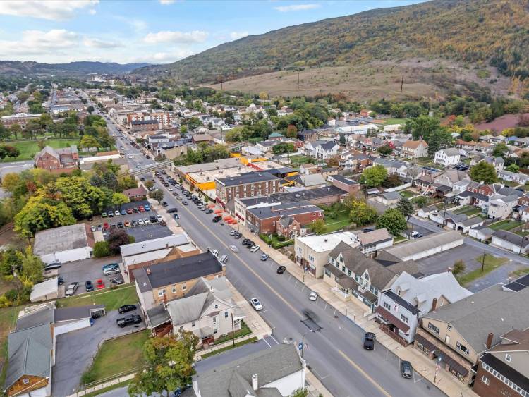 218 Delaware Ave Palmerton office mixed use building for sale