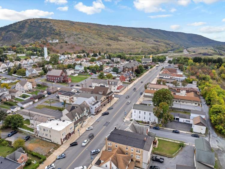 218 Delaware Ave Palmerton office mixed use building for sale