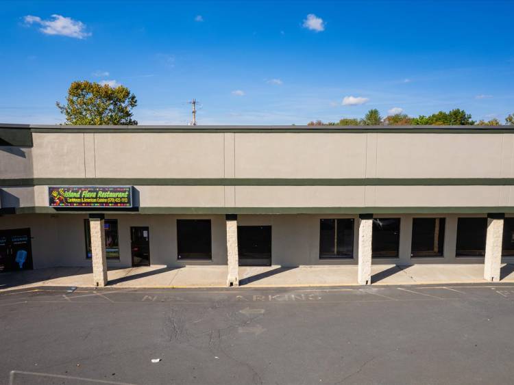 213 Skyline Drive Eagle Valley Mall East Stroudsburg retail space for lease rent