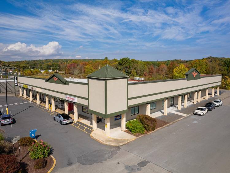 213 Skyline Drive Eagle Valley Mall East Stroudsburg retail space for lease rent